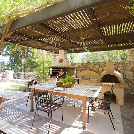 Melissani By Villa Karavomylos